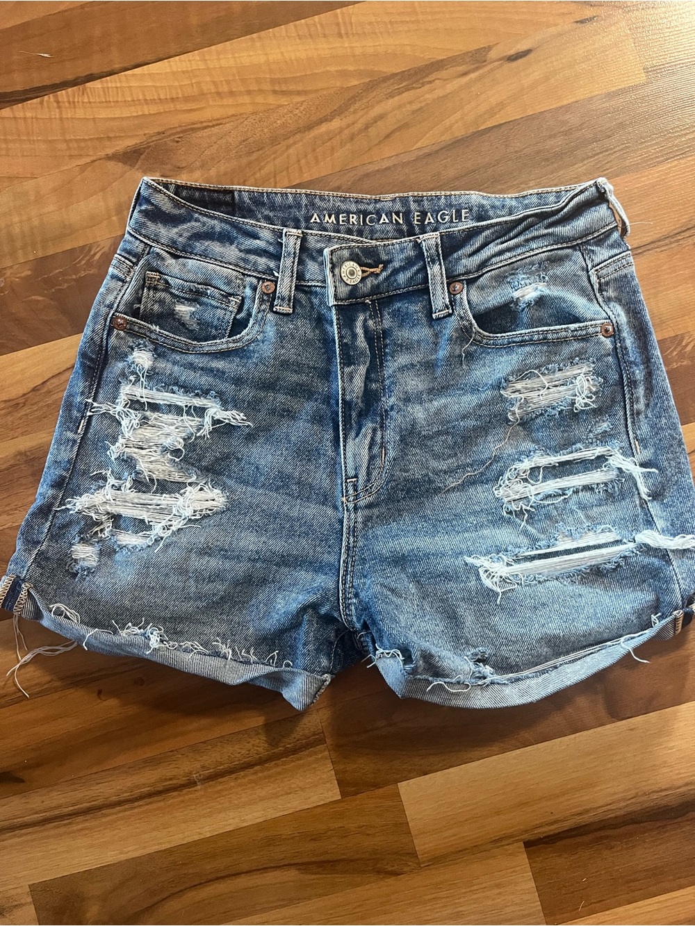 American Eagle Women’s Sz 4 Mom Shorts
